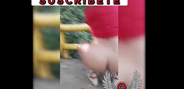  Public exhibitionism. Total pleasure for voyeurs. I show myself naked and I masturbate on the street and on the motorcycle in very public places in Colombia with my boobs in the air. I love to provoke and feel wanted.